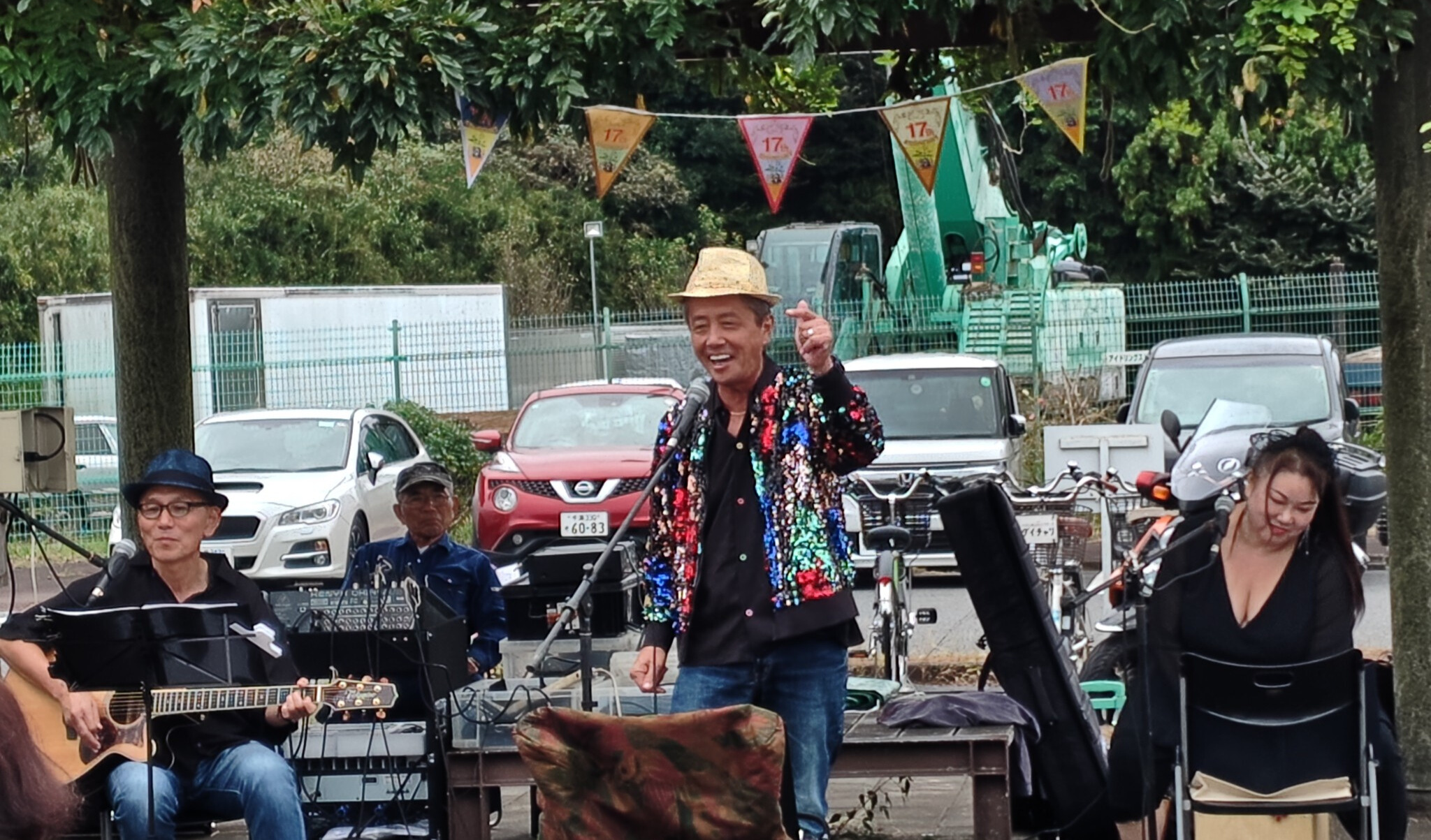 下田農業ふれあい館年末大売り出しのステージ